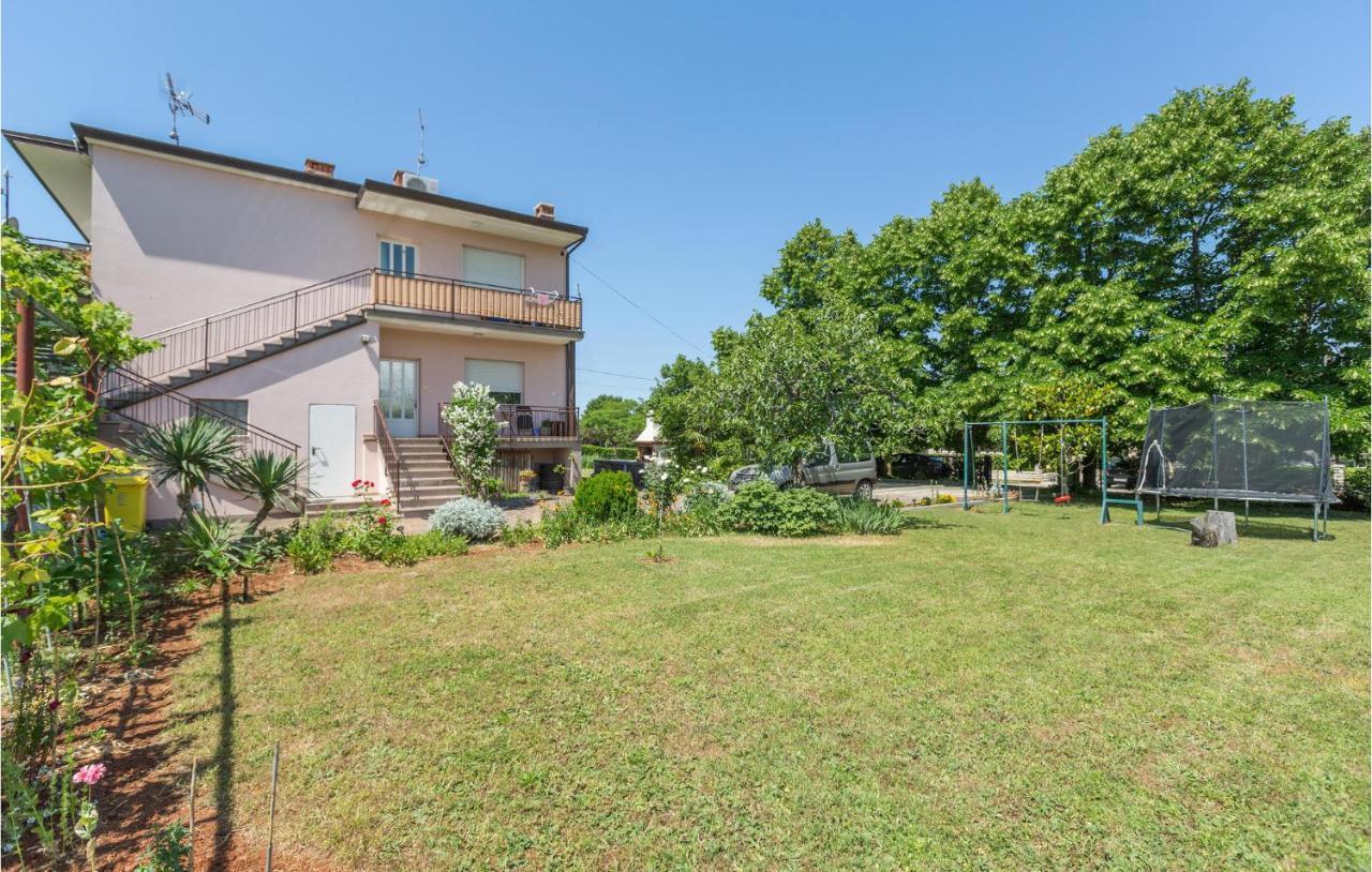 Apartman Gorgeous Apartment In Umag With Wifi *